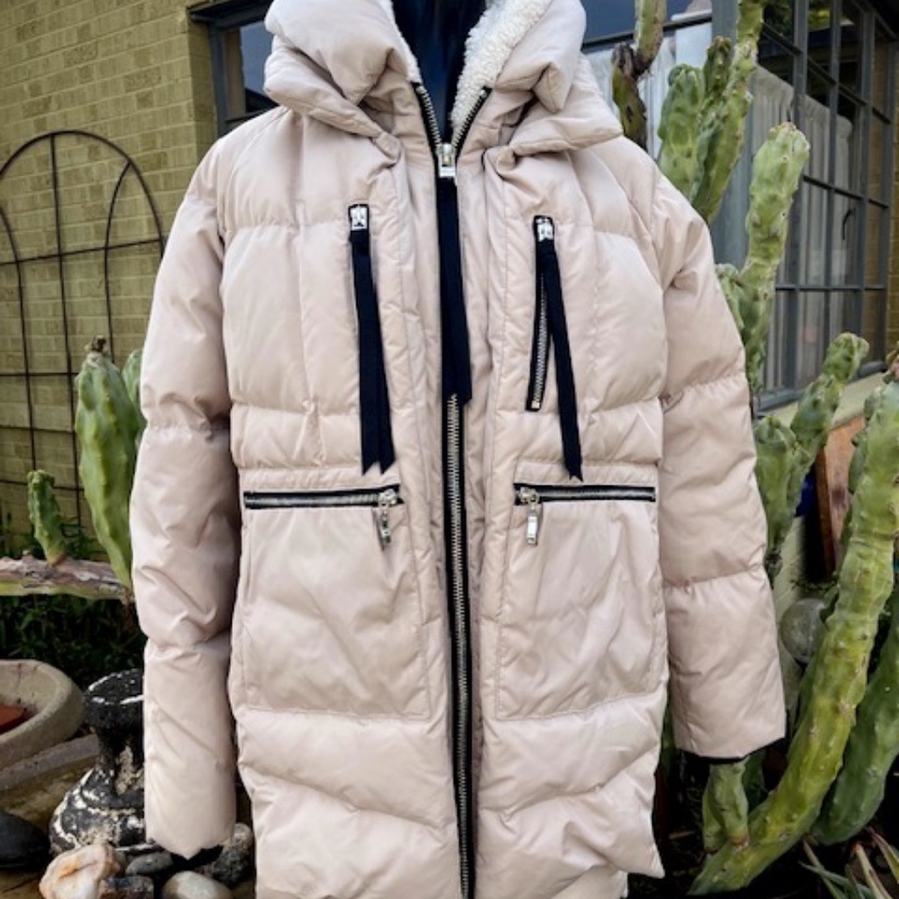 Women's Orolay Cream Down Filled Hooded Puffer Coat / Jacket - Small